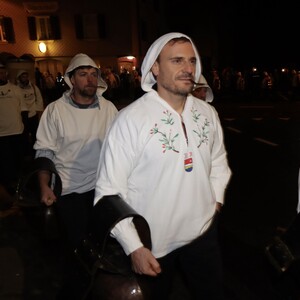 Alle Jahre am 6. Januar ziehen im Muotathal über 200 Trichter & Geislächlepfer rund ums Dorf.