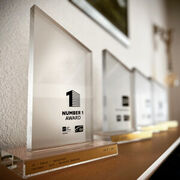 Award für Nr. 1 in den offiziellen CH-Album Charts. Award Nummer 4 innerhalb 5 Jahren.