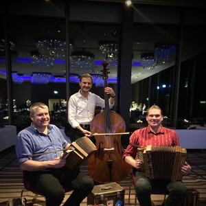 Echo vom Schattenhalb spielt auf im B&uuml;rgenstock Resort, Januar 2020